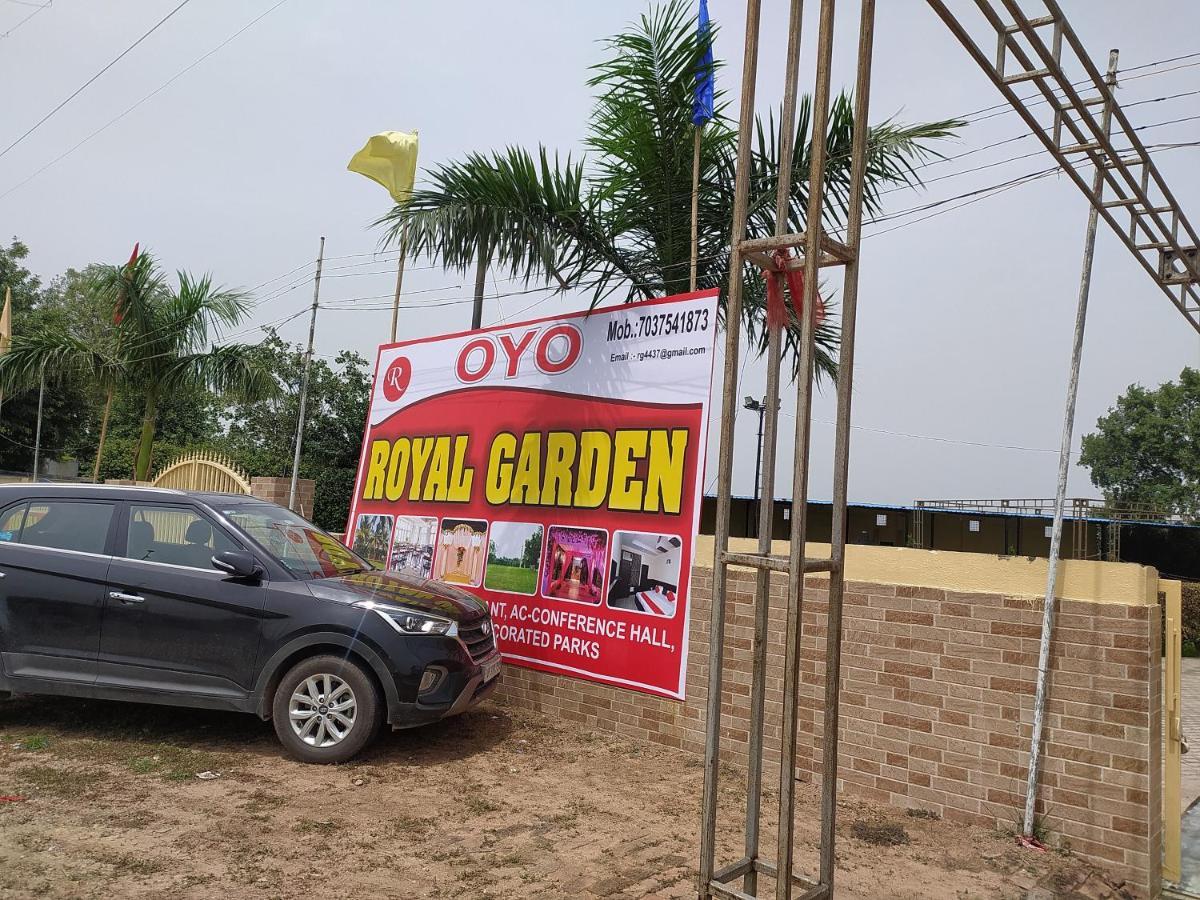 Oyo 82476 Royal Garden Ghaziabad Luaran gambar