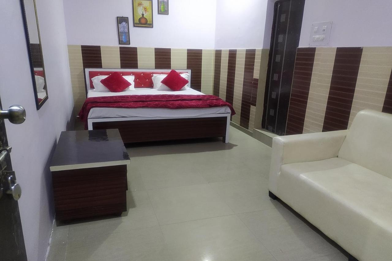 Oyo 82476 Royal Garden Ghaziabad Luaran gambar